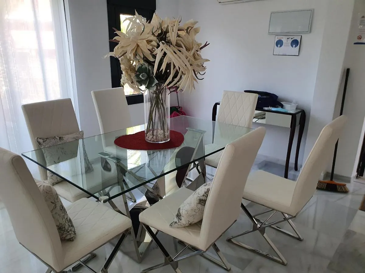 Villa Sea Breeze Marbella 0*,  Spagna
